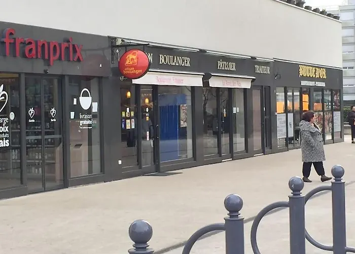 Proche De Centrex Paris נואזי-לה-גראן